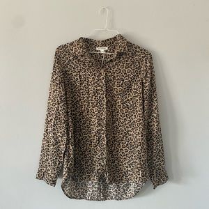 Beachlunchlounge leopard blouse size L